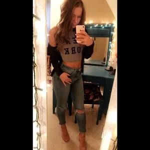 Meet your Posher, Kaylie